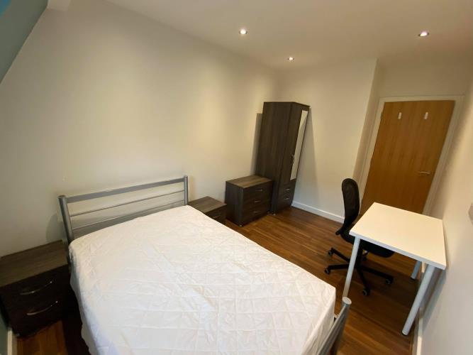 1 Bedroom Apartment<br>38 Huttons Buildings, 146 West Street, City Centre, Sheffield S1 4AR