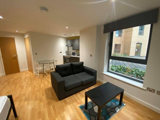 Studio apartment with FULL OVEN<br>G05 Space, WestOne, 8 Broomhall Street, City Centre, Sheffield S3 7SY