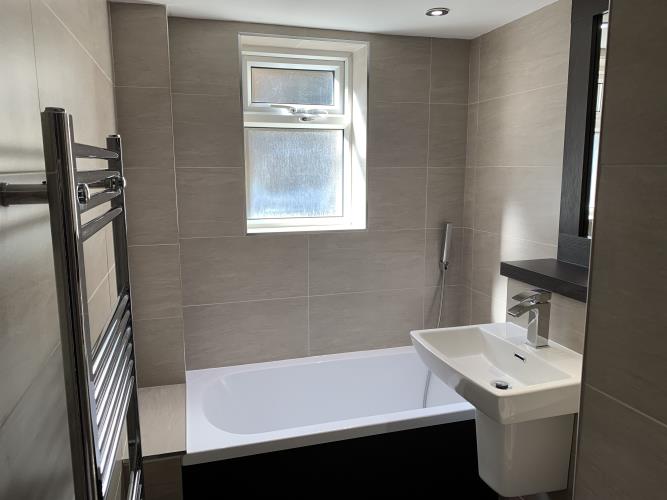 3 bed flat<br>Flat A - 16 Tapton House Road, Broomhill, Sheffield S10 5BY