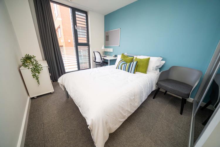 3 Bedroom Gatecrasher Apartments<br>104 Arundel Street, City Centre, Sheffield S1 4TH