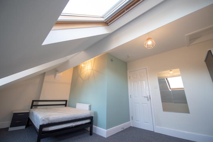 FULLY REFURBISHED LUXURY HIGH SPEC LARGE HOUSE<br>108 Whitham Road, Broomhill, Sheffield S10 2SQ