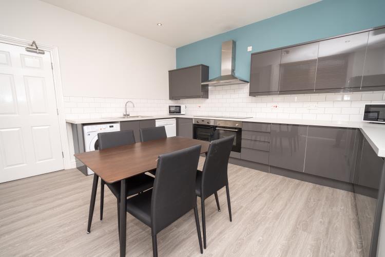 An extremely large 9 bedroom duplex apartment<br>16 Newbould Lane, Broomhill, Sheffield S10 2PL